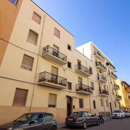 Homealgherothree-room 6 Beds Apartmán