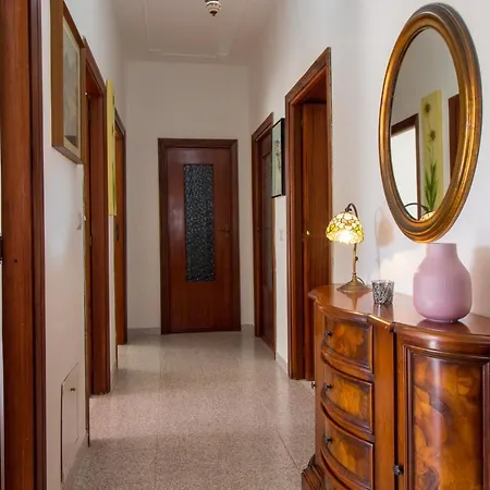 Apartmán Homealgherothree-room 6 Beds